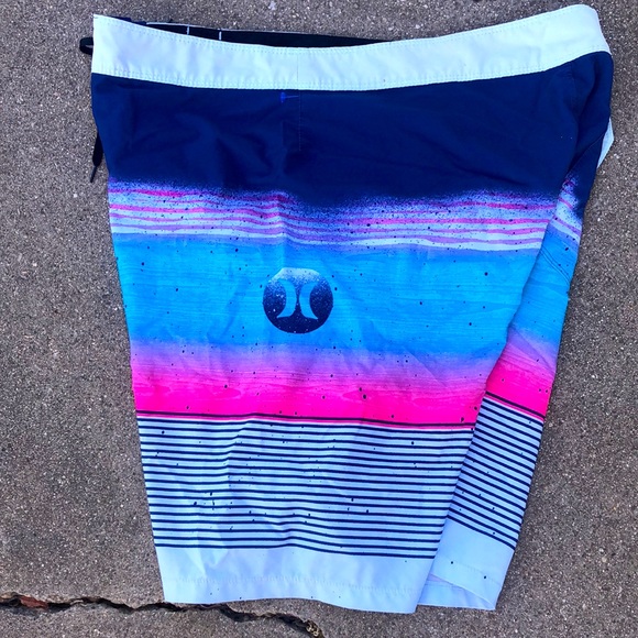 Hurley board shorts. Size 34. - Picture 3 of 4